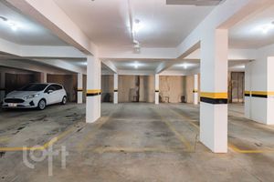 Image 17 - 869242