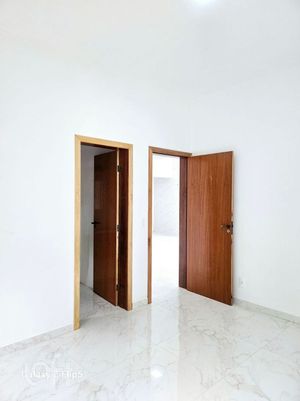 Image 6 - 869253