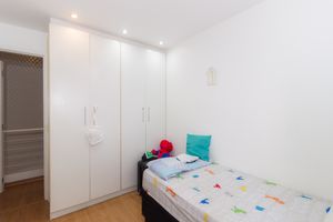 Image 19 - 869272