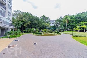 Image 68 - 869282