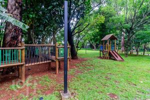 Image 65 - 869282