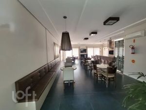 Image 17 - 869285