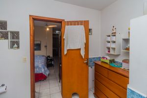 Image 30 - 869292
