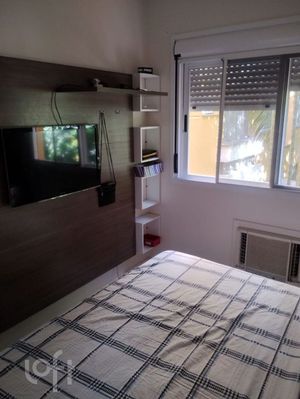 Image 8 - 869295