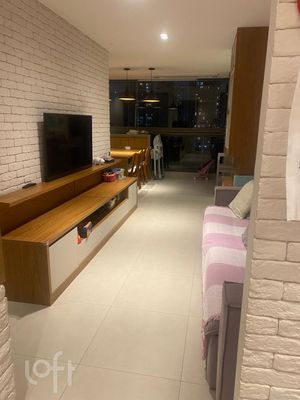 Image 21 - 869312
