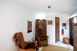 Image 17 - 869315