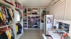 Image 16 - 869321