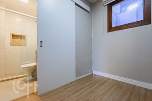 Image 13 - 869328