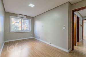 Image 9 - 869328