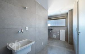 Image 4 - 869339