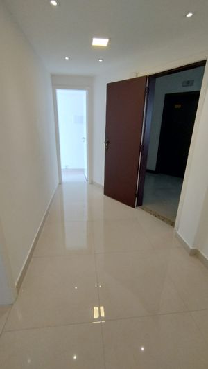 Image 9 - 869352