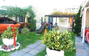 Image 22 - 869355