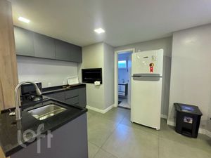 Image 19 - 869357