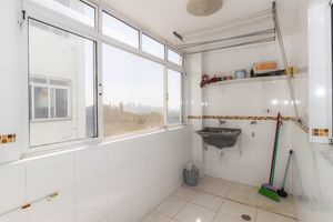 Image 29 - 869367
