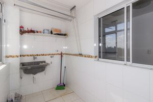 Image 30 - 869367
