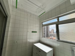 Image 10 - 869369
