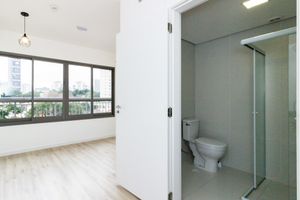 Image 7 - 869370