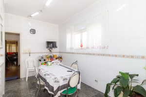 Image 30 - 869400