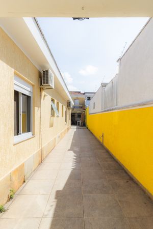 Image 40 - 869400