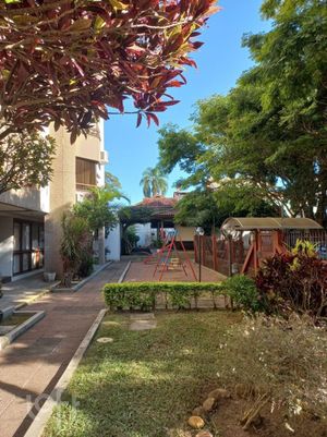 Image 19 - 869407