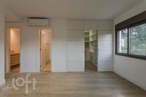 Image 21 - 869408
