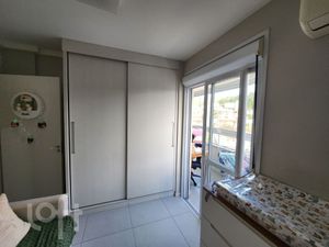 Image 11 - 869409
