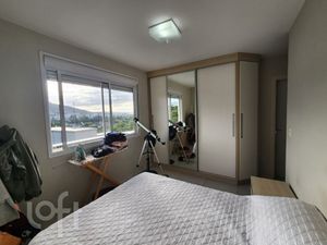 Image 6 - 869409