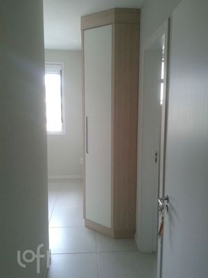 Image 10 - 869409