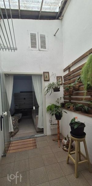Image 19 - 869411