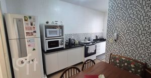 Image 4 - 869411