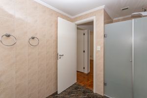 Image 10 - 869417