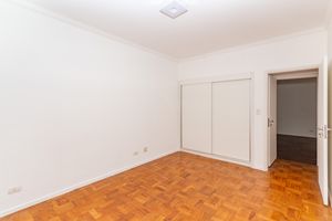 Image 19 - 869417