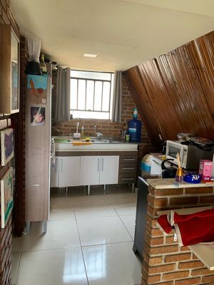 Image 25 - 869418