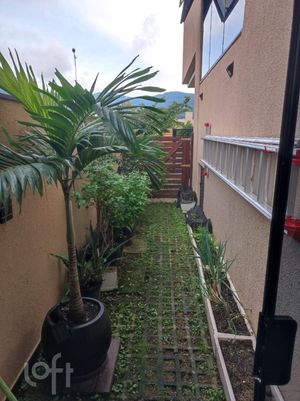 Image 17 - 869423