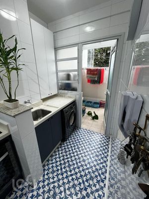 Image 8 - 869426