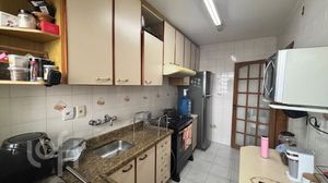 Image 5 - 869440
