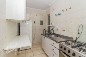 Image 18 - 869457