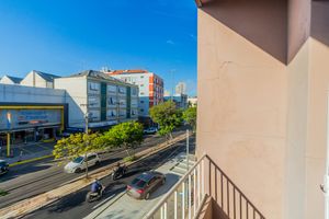 Image 8 - 869469