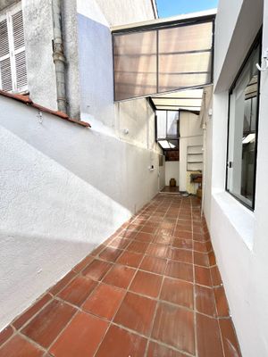 Image 10 - 869469