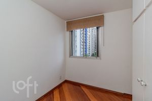 Image 5 - 869480
