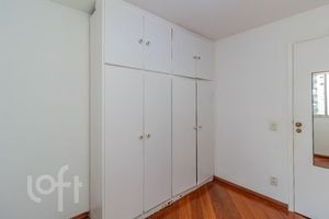 Image 7 - 869480