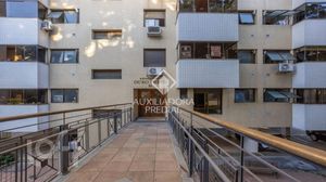 Image 37 - 869482