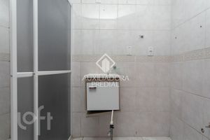 Image 22 - 869484