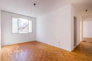 Image 19 - 869485