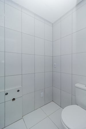 Image 6 - 869501