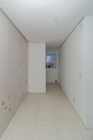 Image 28 - 869501