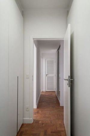 Image 17 - 869508