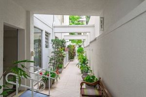 Image 28 - 869508