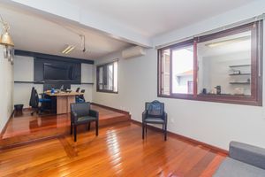Image 12 - 869512
