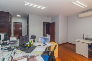 Image 22 - 869512